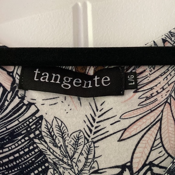 Locally designed and made summer dress - Picture 2 of 5